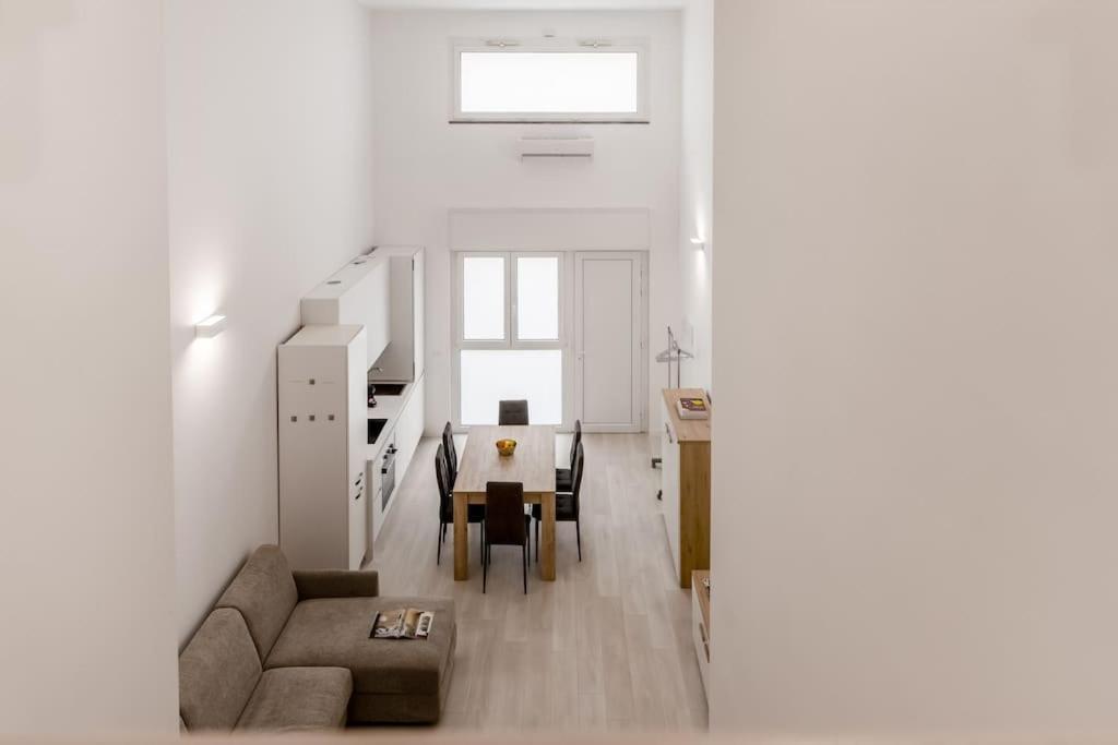Free Parking - 1 Min Metro To Duomo - Loft Moderno Apartment Milan